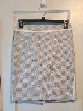 White House Black Market Cream Tweed Pencil Skirt